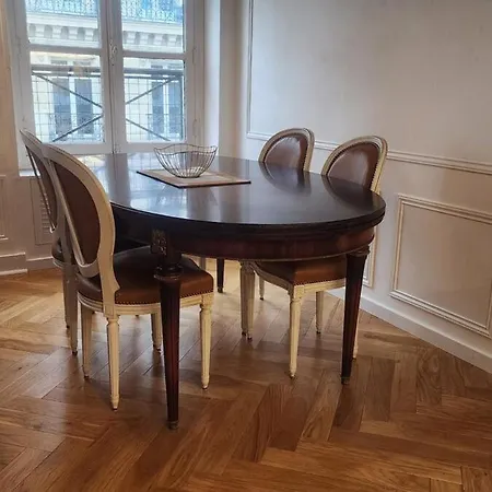 Elegant Haussmann 50m G Lafayette Parigi